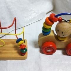 〈知育玩具〉  木のおもちゃと車