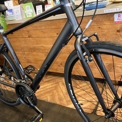 【新春SALE！後輪タイヤ新品！】アルミフレーム　3×8速　700×28cクロスバイク　ガンメタ