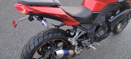 Z250 実働カスタム Z250FT オイル漏れで入庫でしたがコックからガソリンが漏れてエンジンにつたってました。 コック交換で無事修理完了！ ☆旧車二輪専門店 BANBAN  03-3891-8198 ショールーム 東京都荒川区西日暮里2-11-10 工場 東京都荒川区西日暮里2-49-9 ☆営業時間 13:00～22:00  水曜日 ...