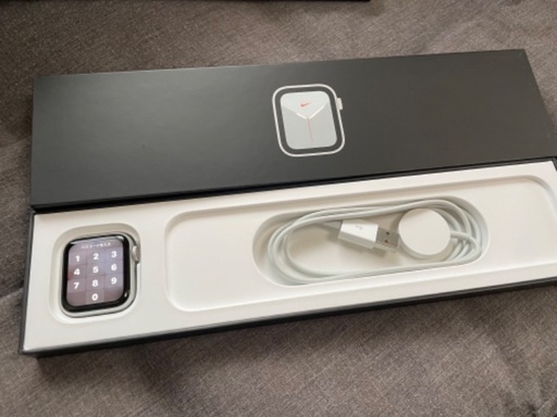 値下げしました 本日（12/24）受け渡し 横浜駅or大和駅 バッテリー100% 数回使用のみ AppleWatch SE 40mm Cellular シルバー MYYW2J/A