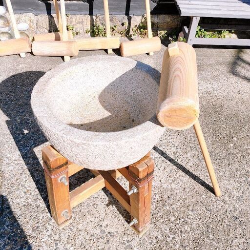 餅つき　杵と臼と台