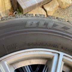 スタッドレス　バリ山　30プリウスにて使用