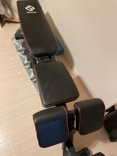 腹筋台　トレーニングベンチ　ダンベル