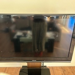 東芝　REGZA 液晶カラー地デジテレビ　40インチ
