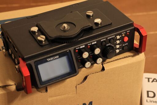 TASCAM　DR-701D動画撮影用 6トラックオーディオフィールドレコーダー/ミキサー