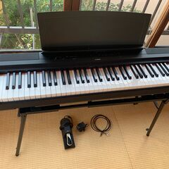 Yamaha P-121 電子ピアノ 73キー スタンドとペダル付き