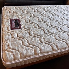 中古品　シモンズ　セミダブルベッド　マットレス　フレームセット