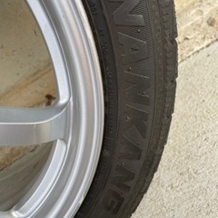 スタッドレスタイヤ215-45R-17