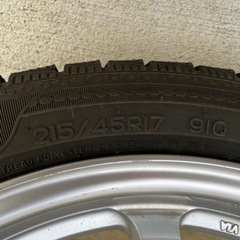 スタッドレスタイヤ215-45R-17