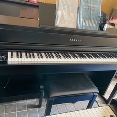 美品！YAMAHA CLP-675B（ブラックウッド調）専用椅子(高低調整可能)、ヘッドホン 