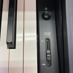 美品！YAMAHA CLP-675B（ブラックウッド調）専用椅子(高低調整可能)、ヘッドホン 