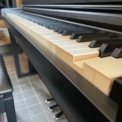 美品！YAMAHA CLP-675B（ブラックウッド調）専用椅子(高低調整可能)、ヘッドホン 