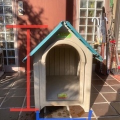 プラスチック製犬小屋