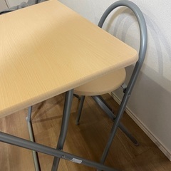 テーブル、椅子のセット