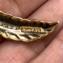 売り切れました。K18 フェザートップ ダイヤモンドペンダント 3.6g 0.05ct