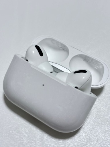 新品ケース付き　Apple  AirPods Pro 第1世代　イヤホン