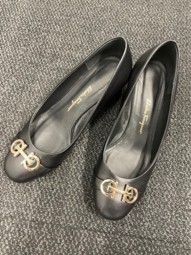 フェラガモ パンプス (ほぼ新品)