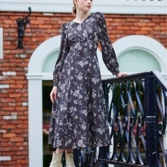 アンド クチュール オームフラワーボウタイ付きワンピース