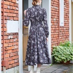 アンド クチュール オームフラワーボウタイ付きワンピース