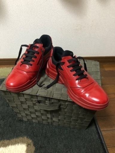 プラダ、メンズレザースニーカー