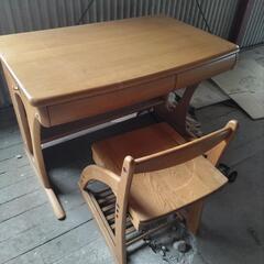 近藤工芸さんで購入　高級　学習机　テーブル　イス　付属　家具