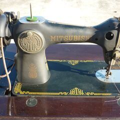 アンティークミシン クラシックミシン 足踏みミシン 三菱 MITSUBISHI JUNK ジャンク 動作未確認　簡易清掃のみ