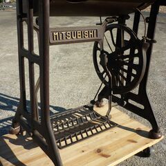 アンティークミシン クラシックミシン 足踏みミシン 三菱 MITSUBISHI JUNK ジャンク 動作未確認　簡易清掃のみ