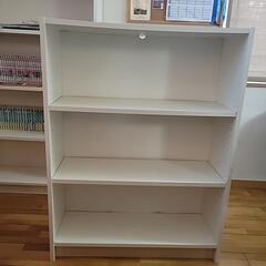 白い本棚（IKEA）