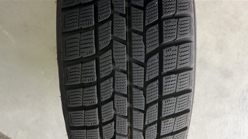 ワンシーズンのみ使用】アルファード225/60R17スタッドレスタイヤ4本