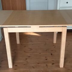 IKEA、３サイズに変更できるダイニングテーブル