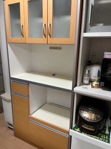 売れました 茶色の食器棚 (左側)