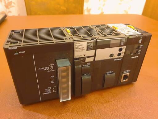 未使用品　４点セット OMRON CJ2H-CPU66-EIP CPUユニット + CJ1W-EIP21 EtherNet/IPユニット + CJ1W-PA205R 電源ユニット + CJ1W-TER01 エンドカバー