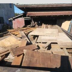 古民家解体屋 家屋解体中  木材多数あります。