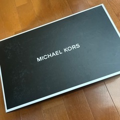 マイケルコース　靴　箱