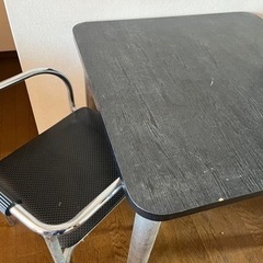 テーブルと椅子 セット