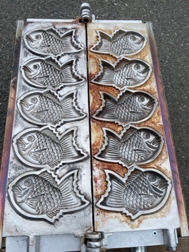 □中古品 たい焼き機 5匹 LPガス 1匹のサイズ：135mm 2回ぐらいしか