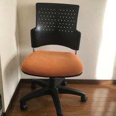 PLUS 事務用　椅子