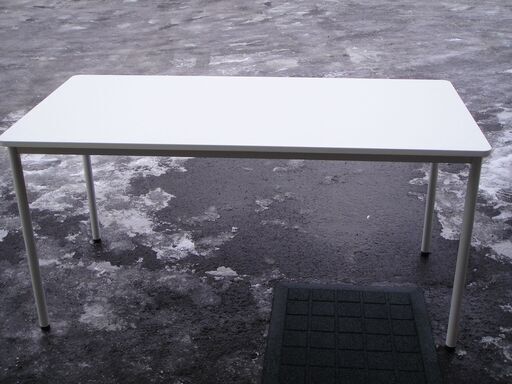 アール・エフ・ヤマカワ ラディーテーブル　幅１４００奥行７００　ホワイト