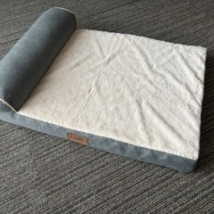 EMMEベッド　枕付きペットベッド　Mサイズ