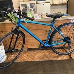 【新春SALE！泥除け付きLEDオートライト】6段変速　700×28cクロスバイク　スカイブルー