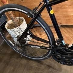 【新春SALE！アルミフレーム】3×7速　700×28cクロスバイク　ブラック