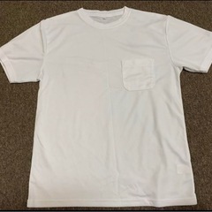 白色　Tシャツ