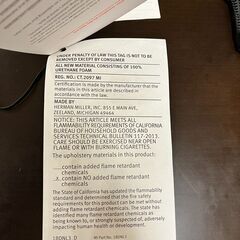 正規品：アーロンチェア　リマスタード（ほぼ未使用）¥293,700　2021年購入　