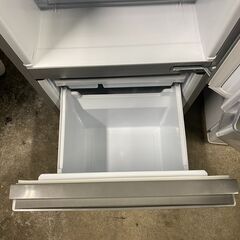 セール中！　中古 冷蔵庫 AQUA AQR-13M(S)     冷蔵庫 ブラッシュシルバー AQR-13M-S [2ドア /右開きタイプ /126L] 2024年式 配送費用は別途見積りにて可能[SA-437]