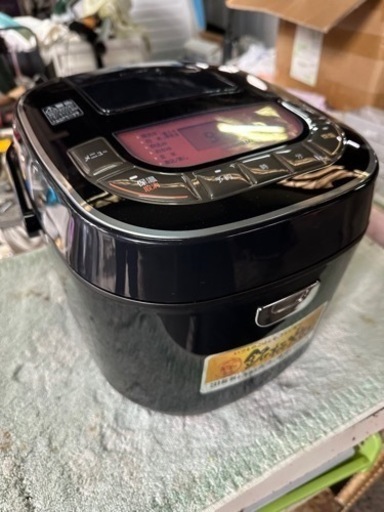 アイリスオーヤマ 炊飯器 一升 10合 マイコン式 31銘柄炊き分け機能 極厚火釜 玄米 ブラック RC-MC10-B