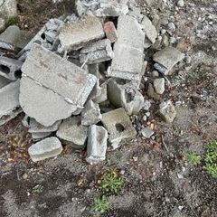 ブロックの瓦礫