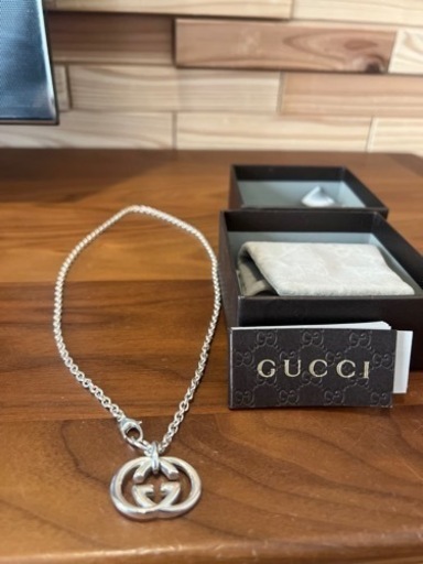 GUCCIネックレス