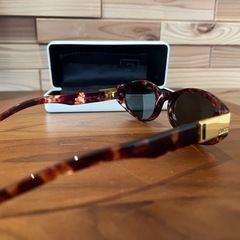 GUCCIサングラス