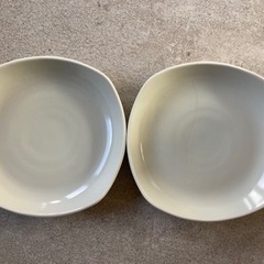白いお皿2枚
