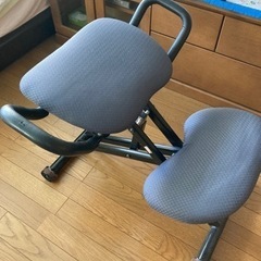 バランスチェア　学習椅子　学習机　姿勢矯正　美品
